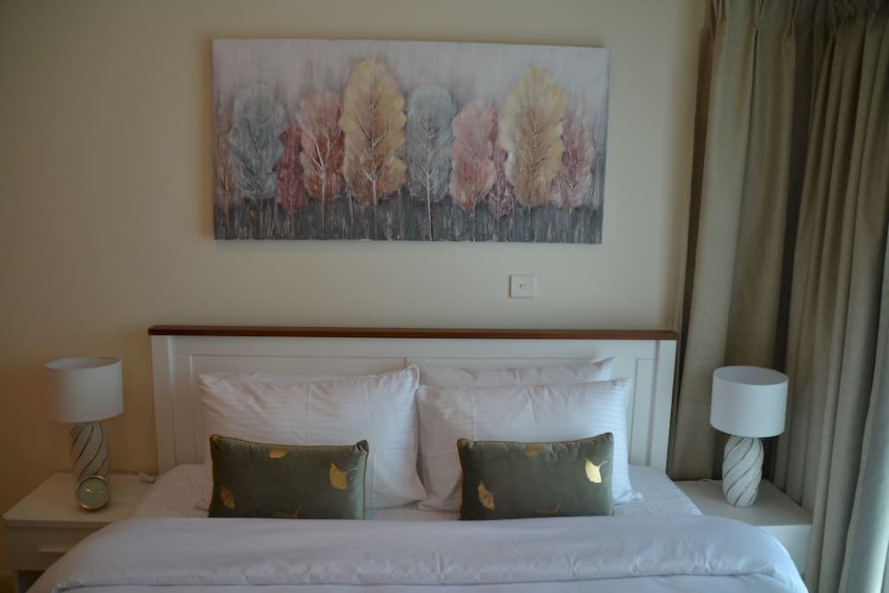 Delightful Lake View 1 Bedroom in JLT