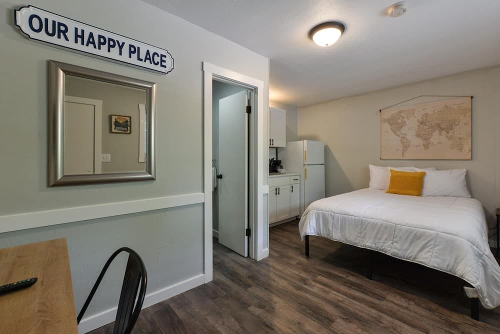 Kimberling Cove Resort