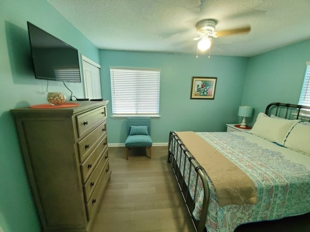 Floridays Vacation Home with Pool near to beach by RedAwning