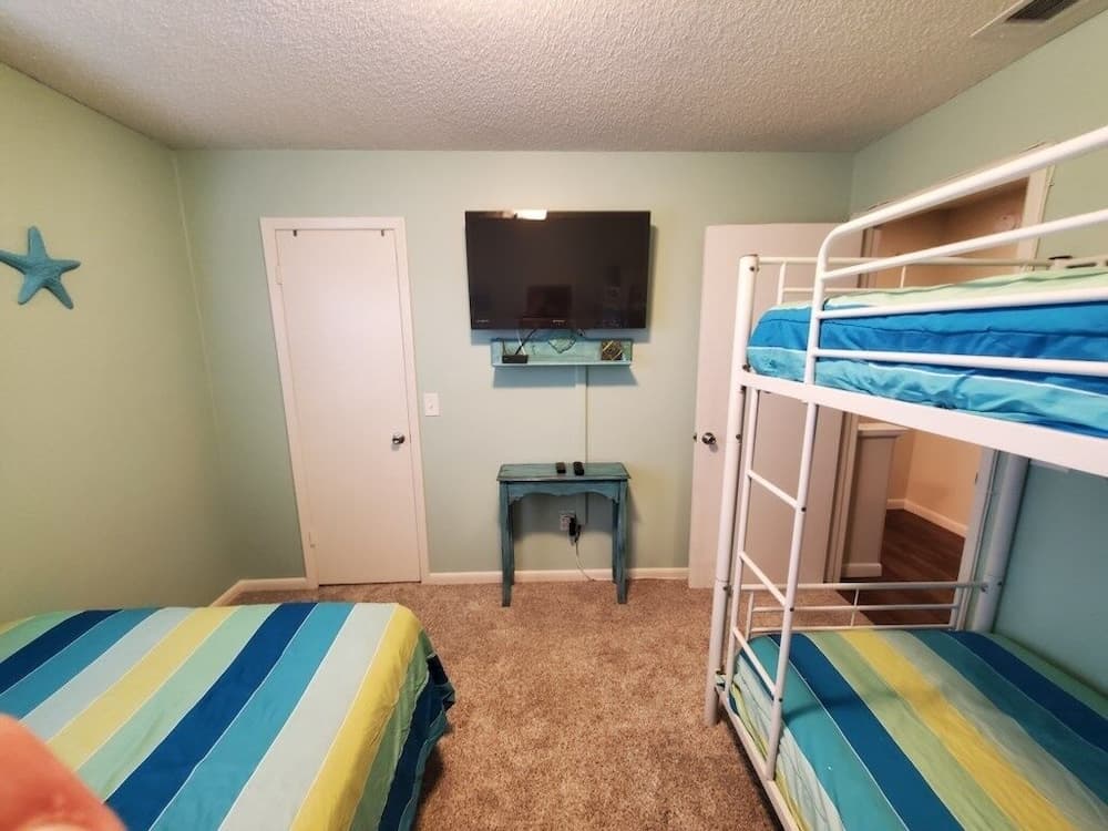 Summerhouse 433 2 Bedroom Condo by RedAwning