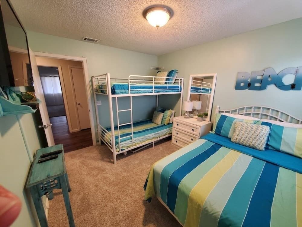 Summerhouse 433 2 Bedroom Condo by RedAwning