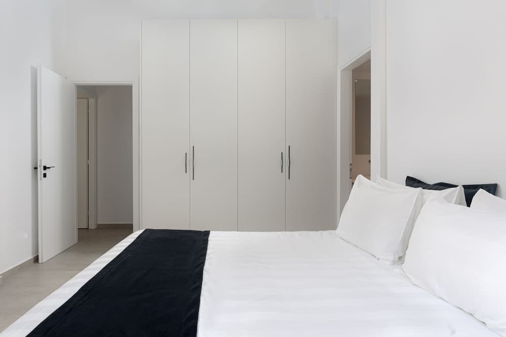 Athenian Black Villa