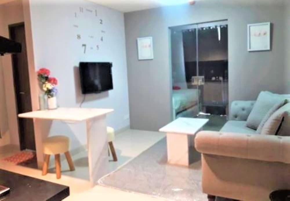 PRAXIS Apartment by PRAFI & Friends