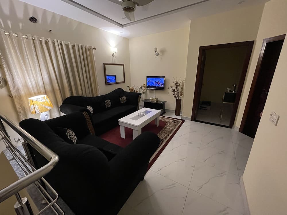 1 Bed House - Sleeps 2 - Pets - Parking - Wifi