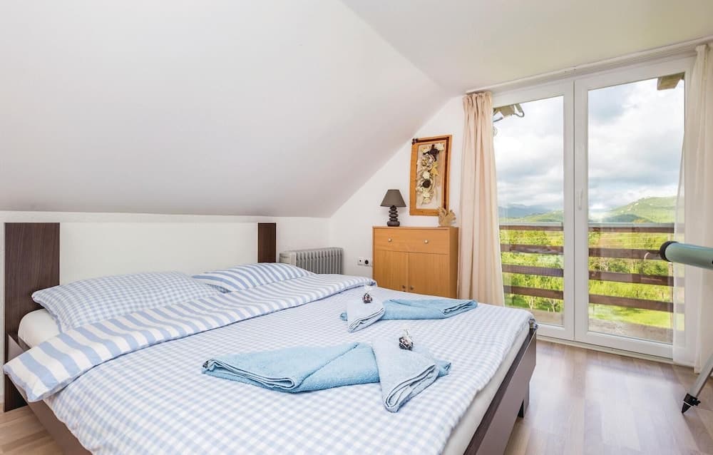 Nice Home in Kaluderovac With 1 Bedrooms and Wifi