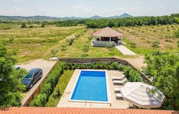 Stunning Home in Lisane Tinjske With 2 Bedrooms, Wifi and Outdoor Swimming Pool
