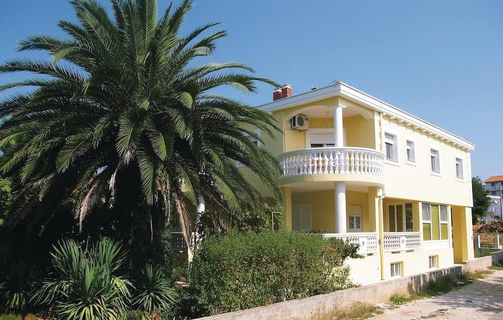 Awesome Home in Zadar With Wifi and 2 Bedrooms