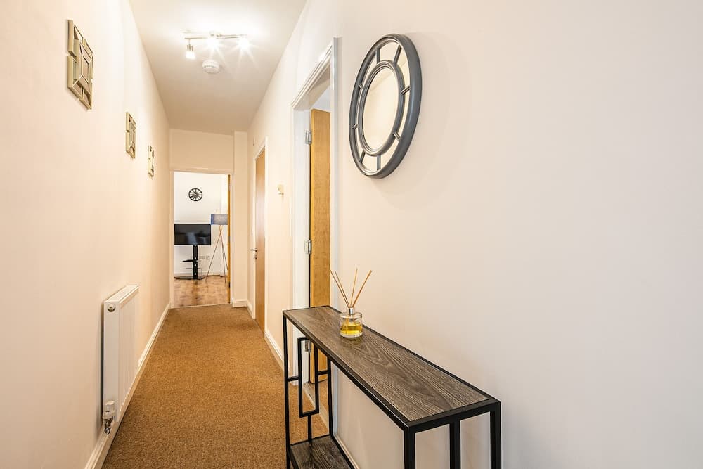 Cosy 1 Bedroom Private Patio by Opulent