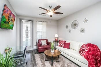 Rooftop Pool-Close 2 Shops-Dining-C4419