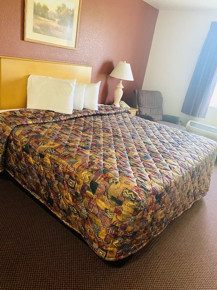 Herington Inn & Suites