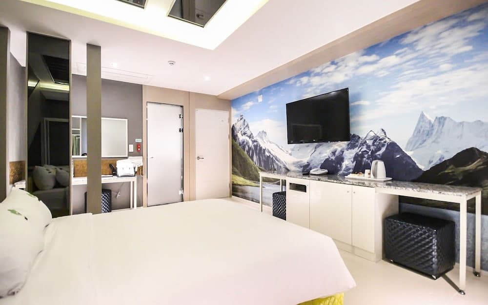 Yeongdeok Gangguhang Cloud Hotel