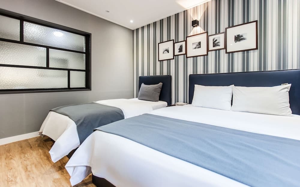 Changwon Jinhae Yongwon Brown Dot Hotel