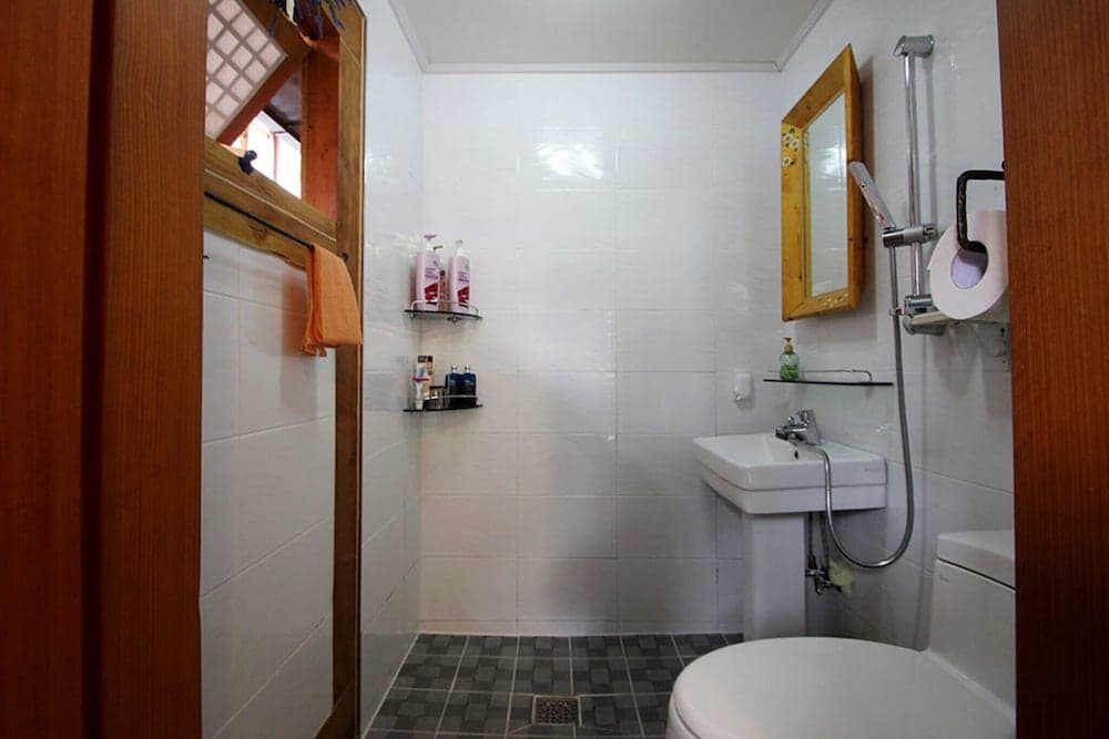 Jeonju Keun Judaengi Hanok Stay