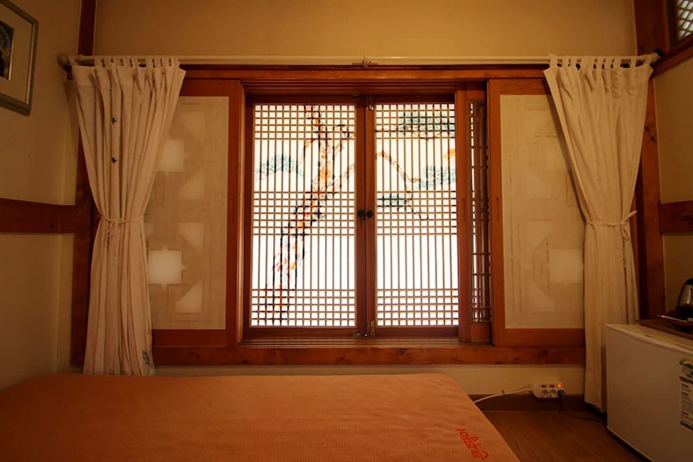 Jeonju Keun Judaengi Hanok Stay