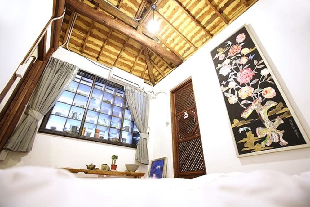 Jeonju Mongyuhwawon Hanok Stay