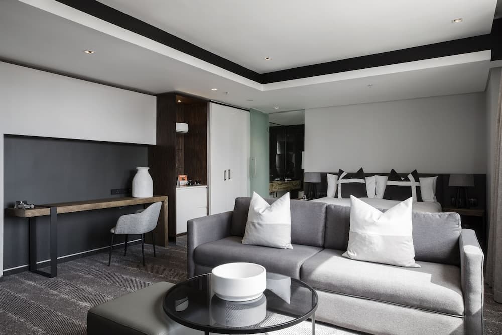 The Capital 15 on Orange Hotel & Spa