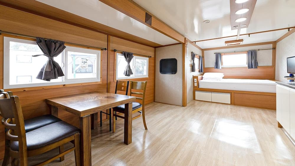 Seogwipo Pyoseoncaravan