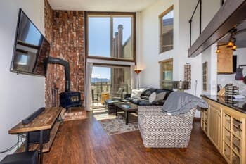 Silver Queen West, Building B, Unit 7137 by Summit County Mountain Retreats