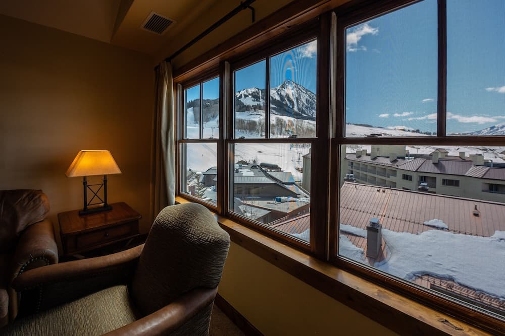 One Bedroom 6th Floor Condo With Beautiful Mountain View 1 Condo - No Cleaning Fee! by Redawning