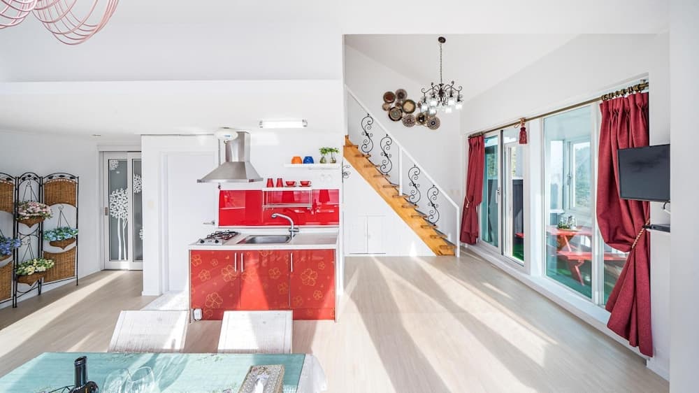 Namhae Opera House Pension