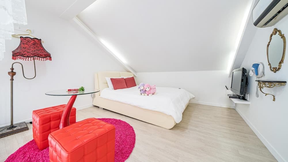 Namhae Opera House Pension