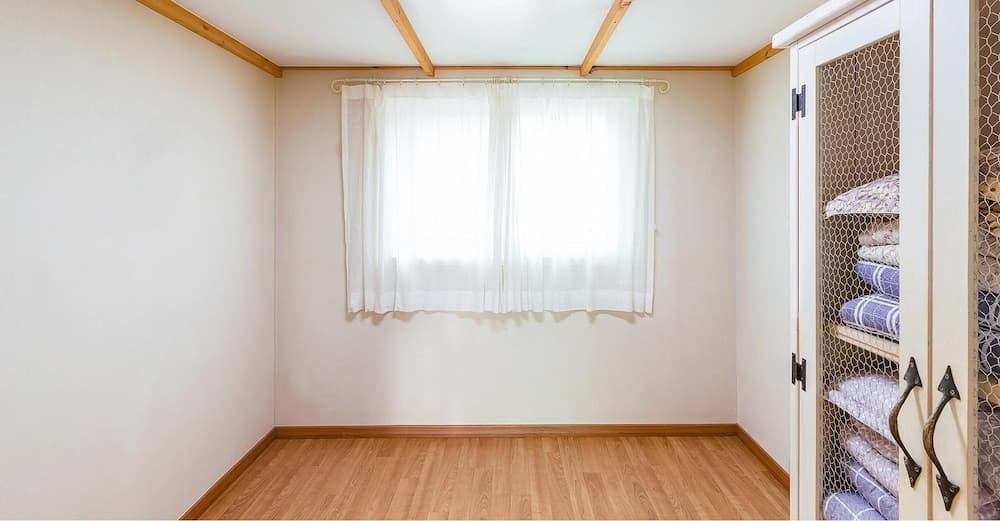 Ganghwa Hana & Alice spa Pension