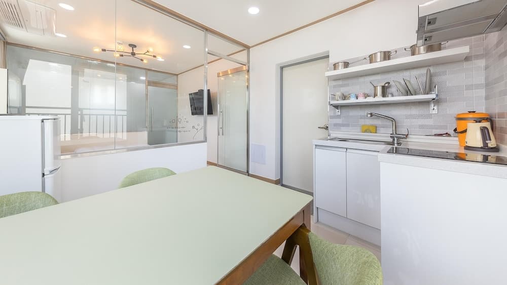 Nami Island Pig Dream Spa Pension