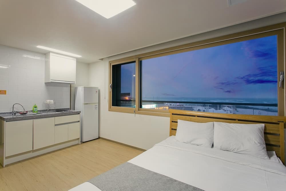 Jeju Kwakjigillgaon Pension