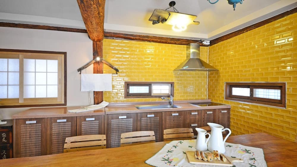 Gyeongju Hanokstay Hangbokhanzip