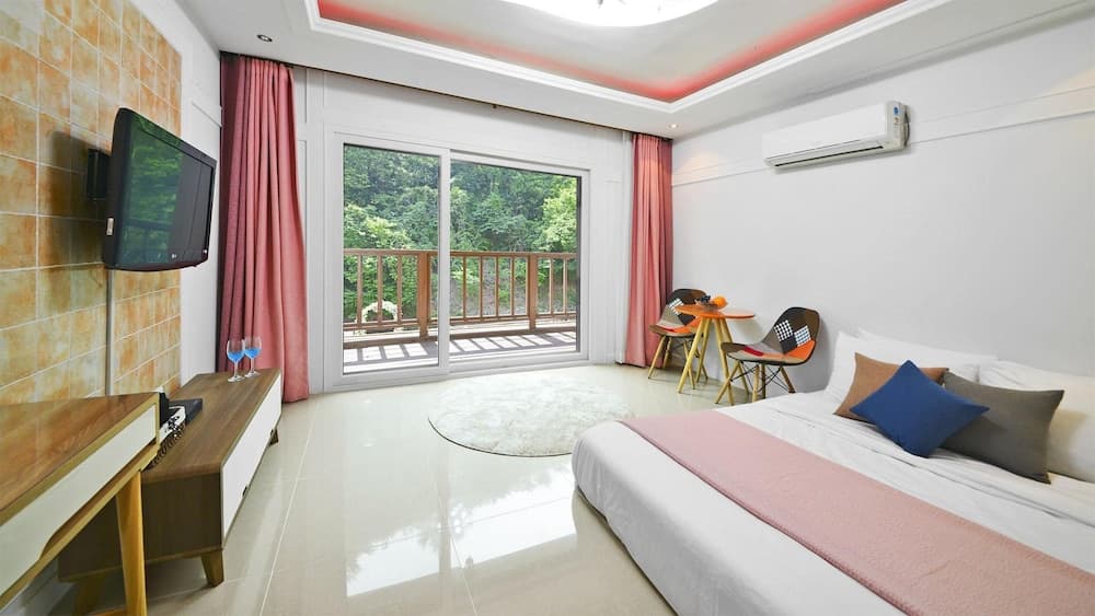 Gyeongju Green Valley Spa Pension
