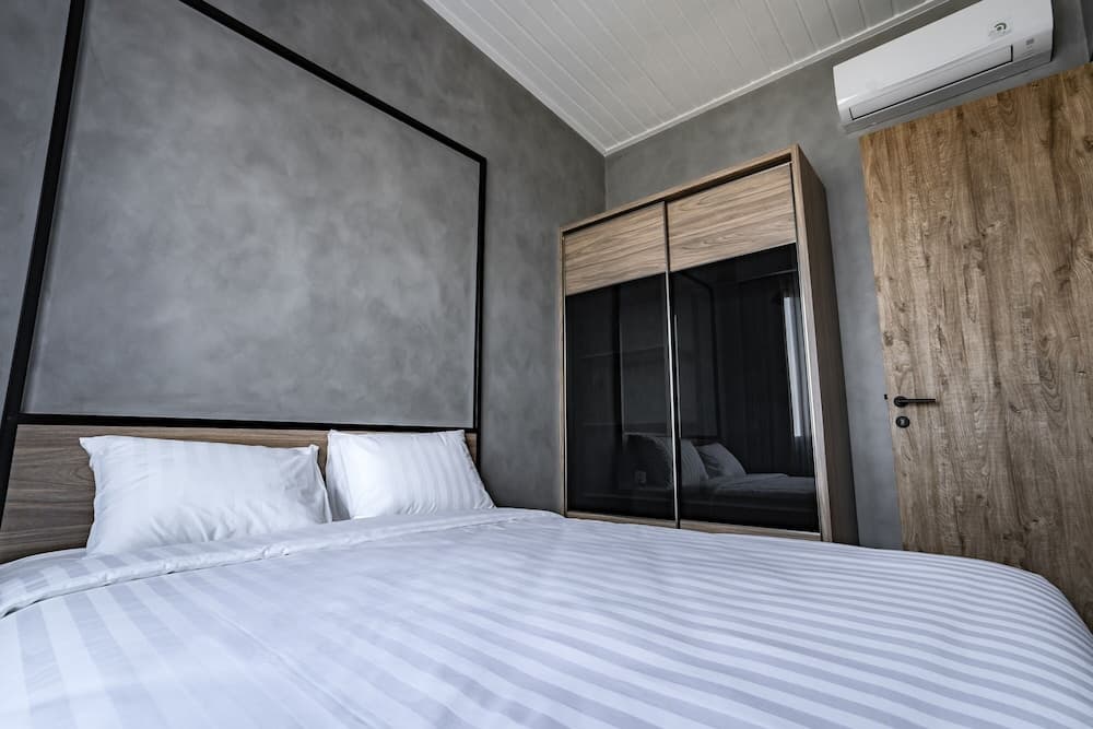 LOA Living Solo Baru