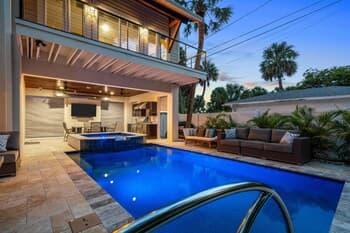 Sunset Dreams - Monthly Beach Rental 5 Bedroom Home by Redawning