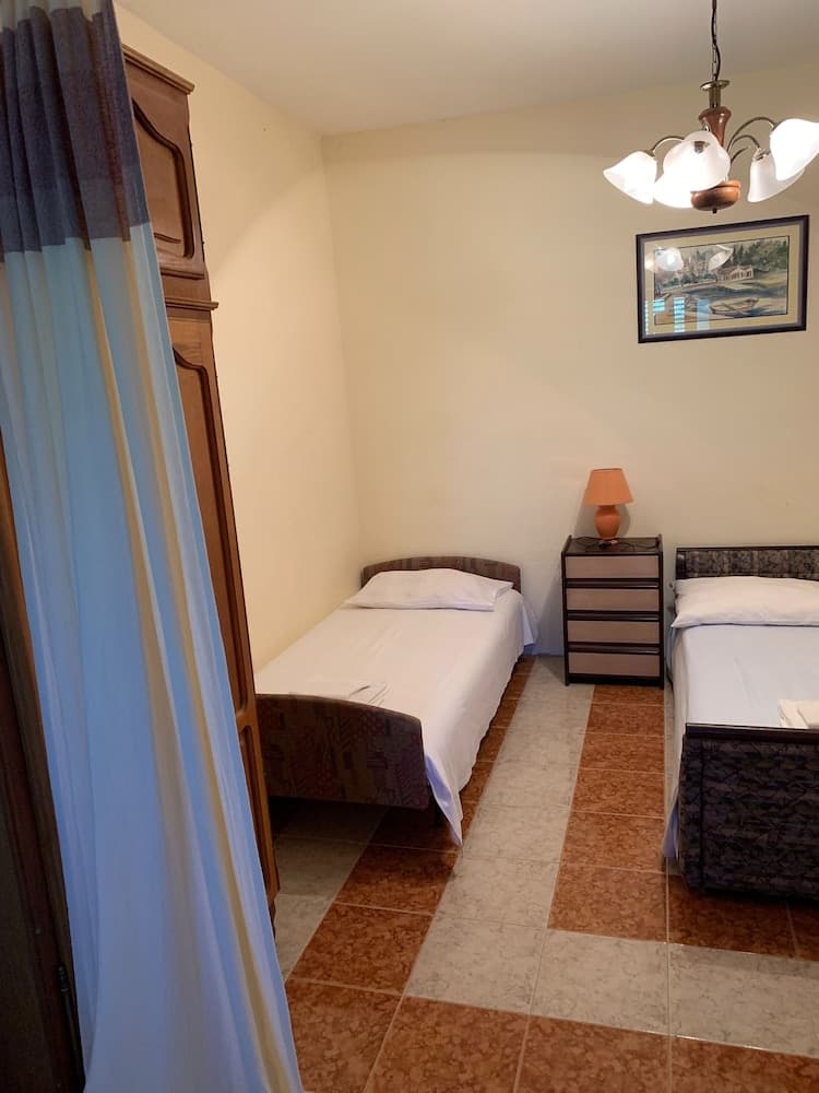 Room-villa ata Razanac - Apartment