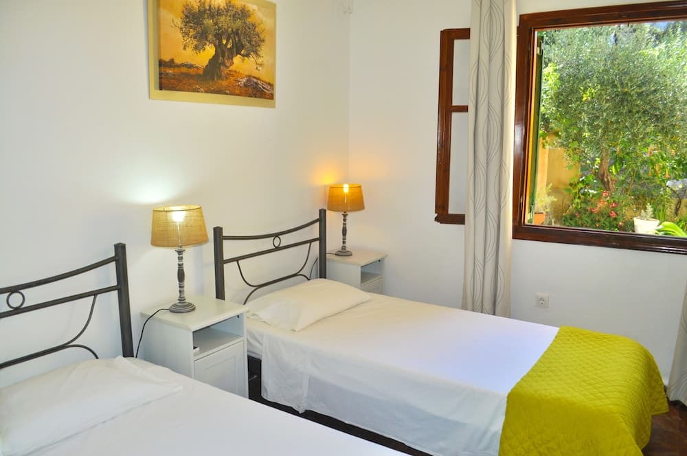 Holiday House Angelos B on Agios Gordios Beach