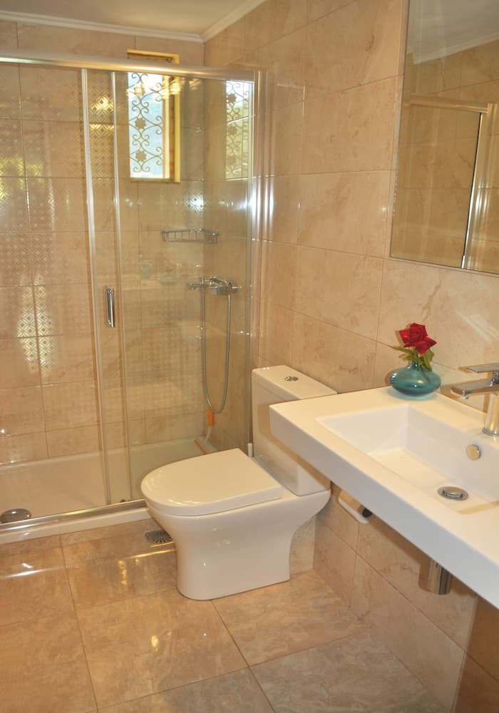 Holiday House Angelos on Agios Gordios Beach