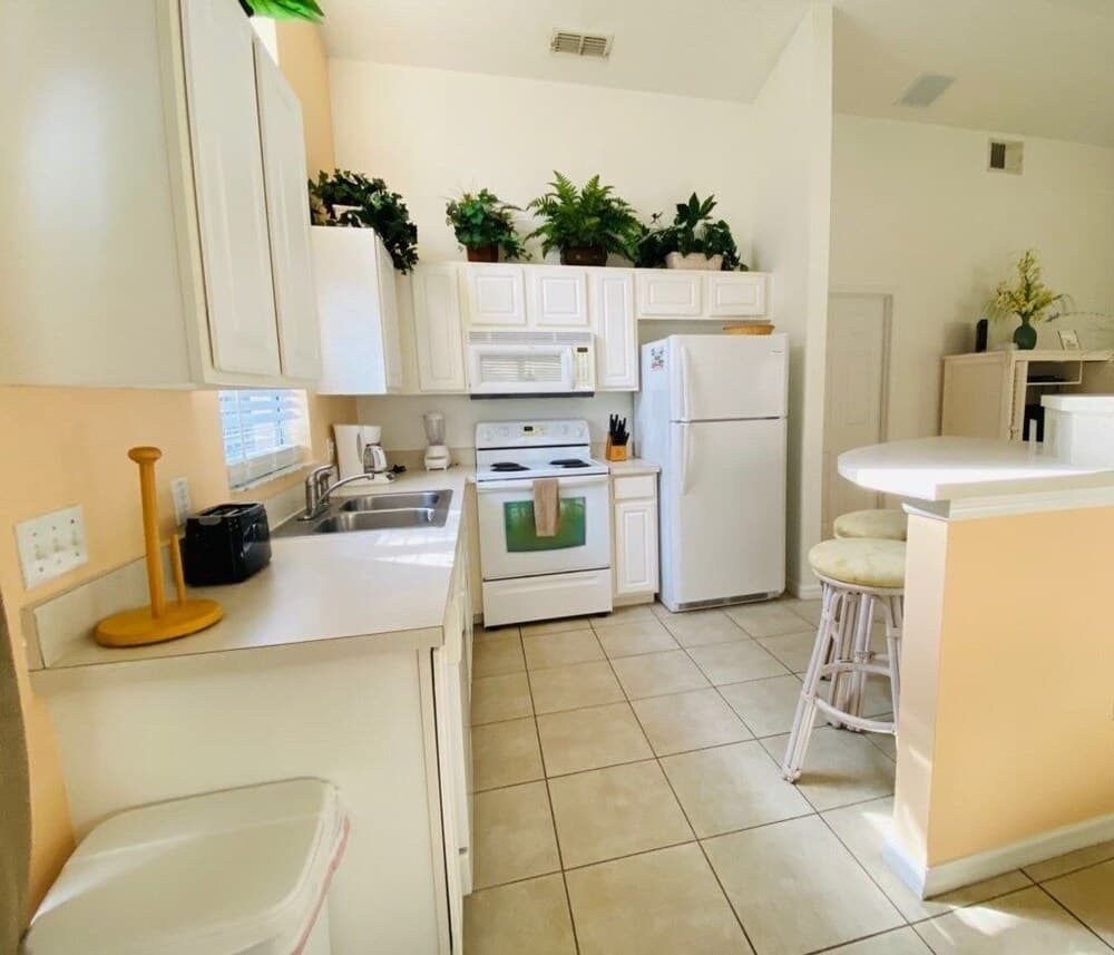 Southern Dunes Home Lake Views! 3 Bedroom Home by RedAwning