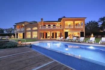 Luxury Villa Luna Suites frente al mar