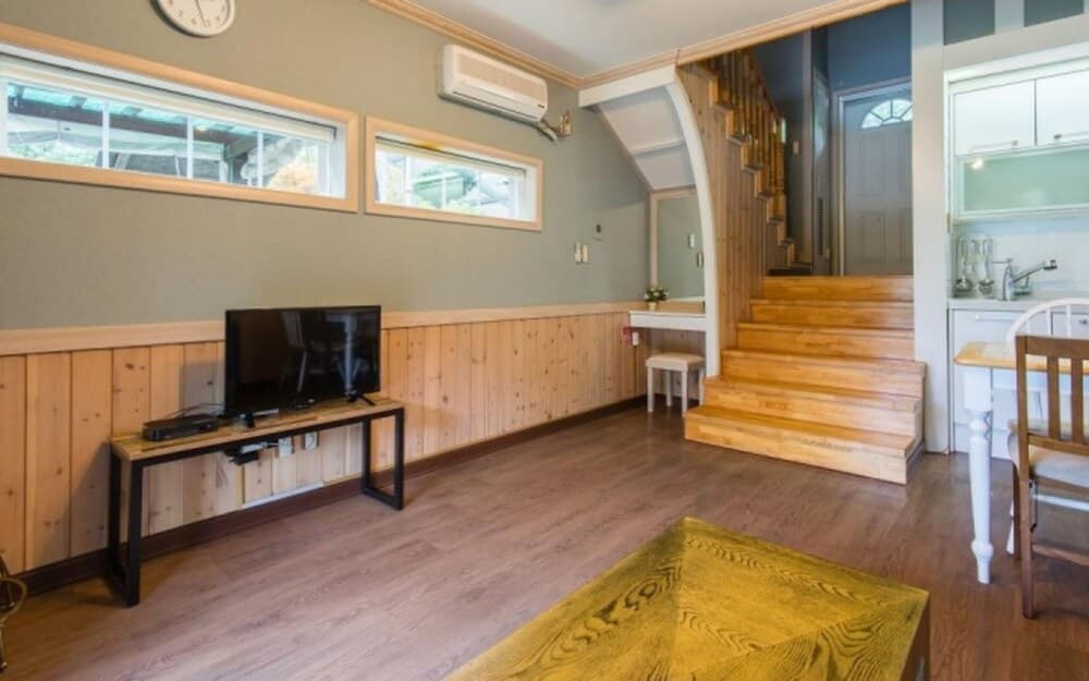 Jeongseon Suilmananmulga Pension