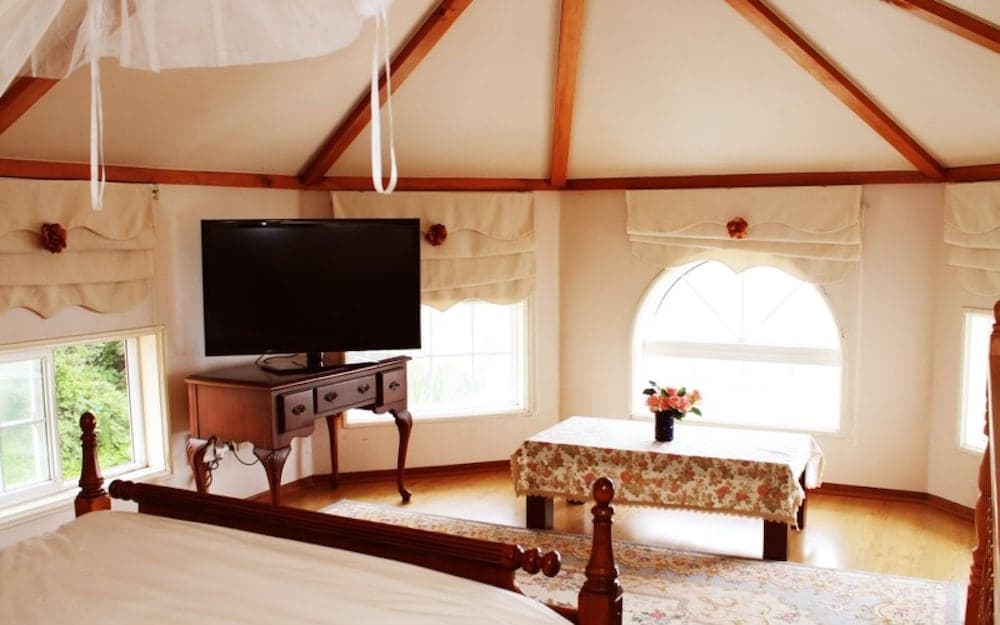 Jeju Cheongsanuinoeul Pension