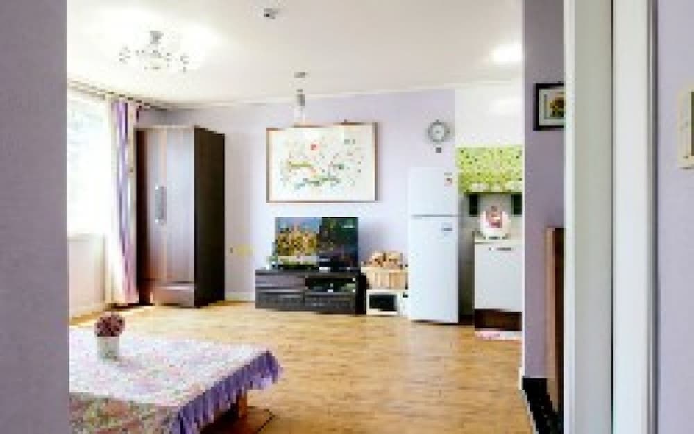 Taean Versailles Pension