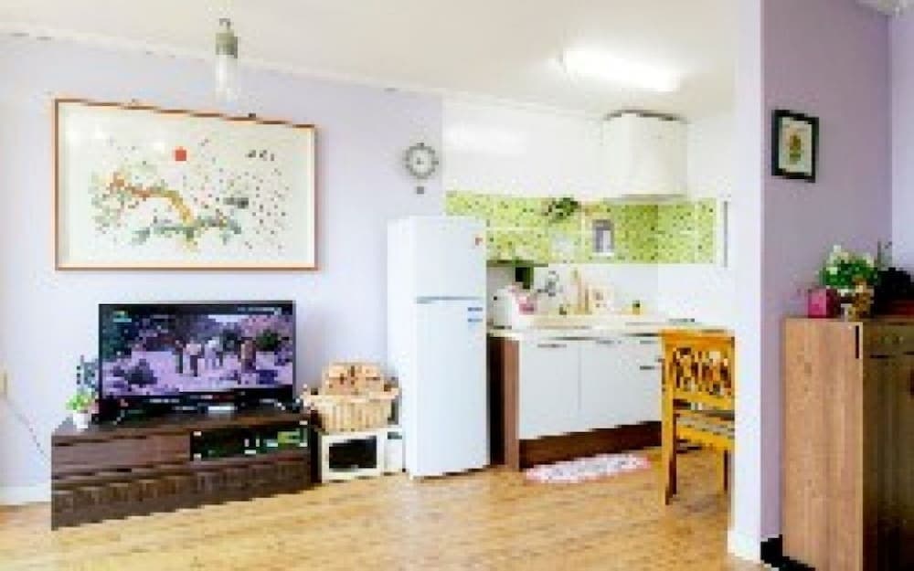 Taean Versailles Pension