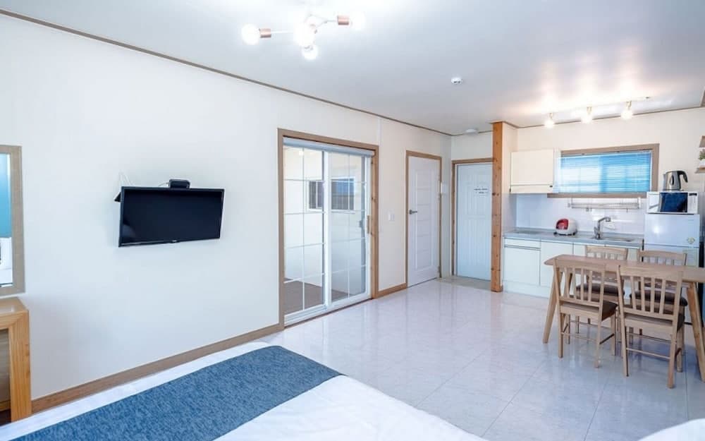 Yeosu Maison Blanche Pension