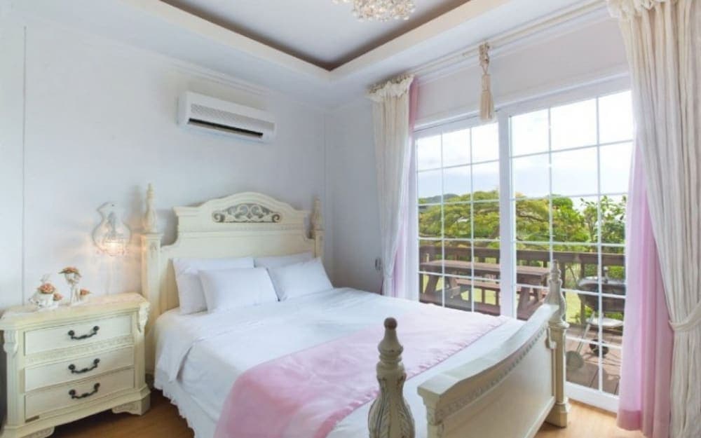 Taean Sun-lit Ocean Pension