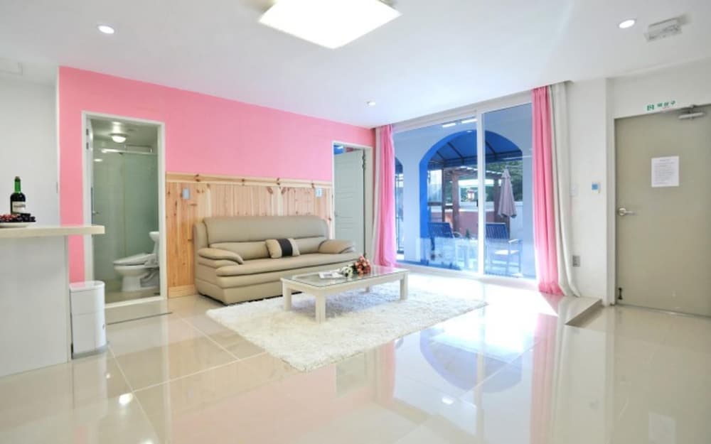 Yangyang Lodes Pool Villa