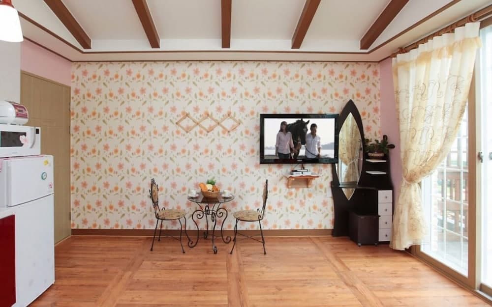 Namhae Memory Plus Bed and Breakfast