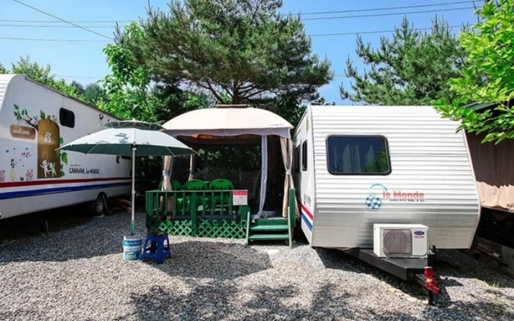 Hongcheon Gangbyeonuisuchaehwa Pension