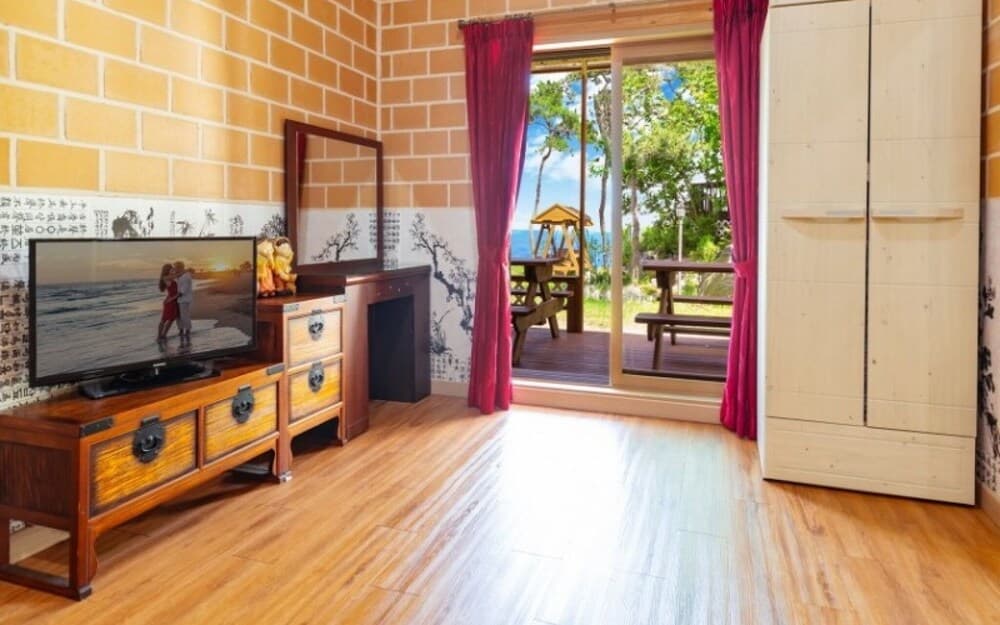 Taean Gomseom Hwangto Village Pension