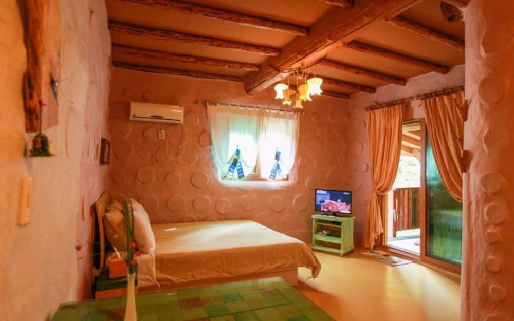 Pyeongchang Dolbaenamu Segeuru Pension