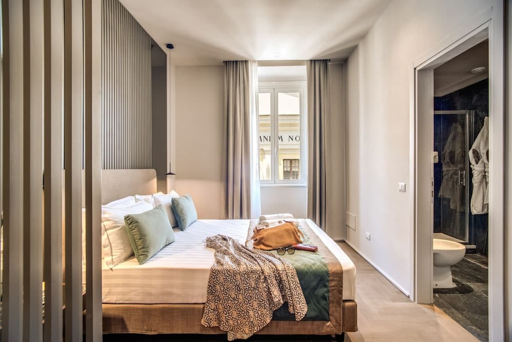 Hotel 77 Seventy-Seven