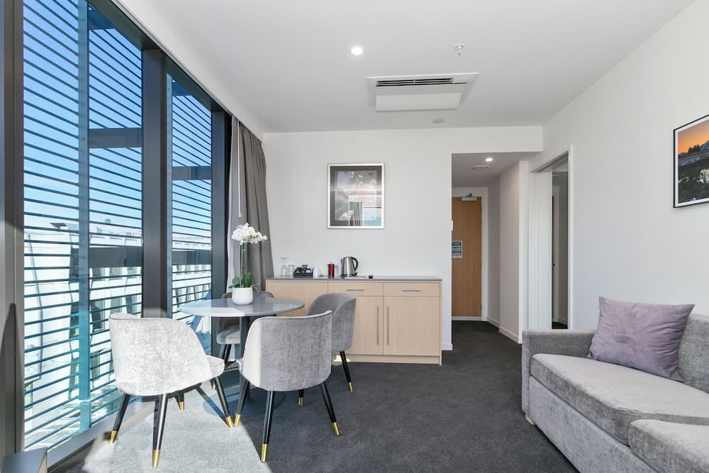 Christchurch City Hotel